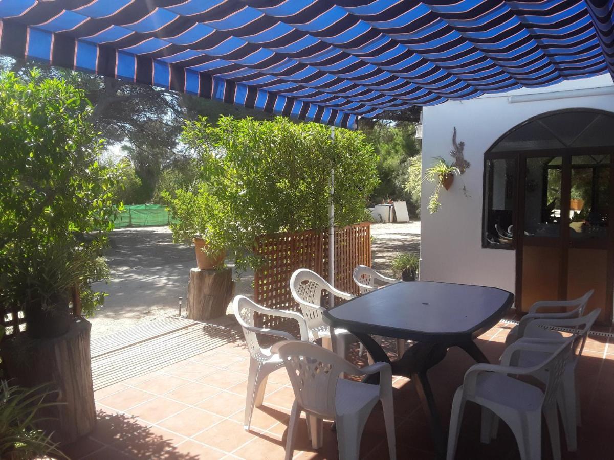 En Finca Las Dunas Dos Chalets Con Jacuzzis En Primera Linea De Playa , Uno De 4 Dormitorios Y Otro De 2 Dormitorios, Llama Al Seiscientos Veintisiete Cuatrocientos Diecisiete Trescientos Noventa Y Ocho Rota Ngoại thất bức ảnh