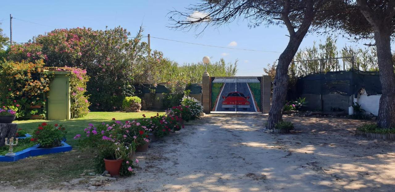 En Finca Las Dunas Dos Chalets Con Jacuzzis En Primera Linea De Playa , Uno De 4 Dormitorios Y Otro De 2 Dormitorios, Llama Al Seiscientos Veintisiete Cuatrocientos Diecisiete Trescientos Noventa Y Ocho Rota Ngoại thất bức ảnh