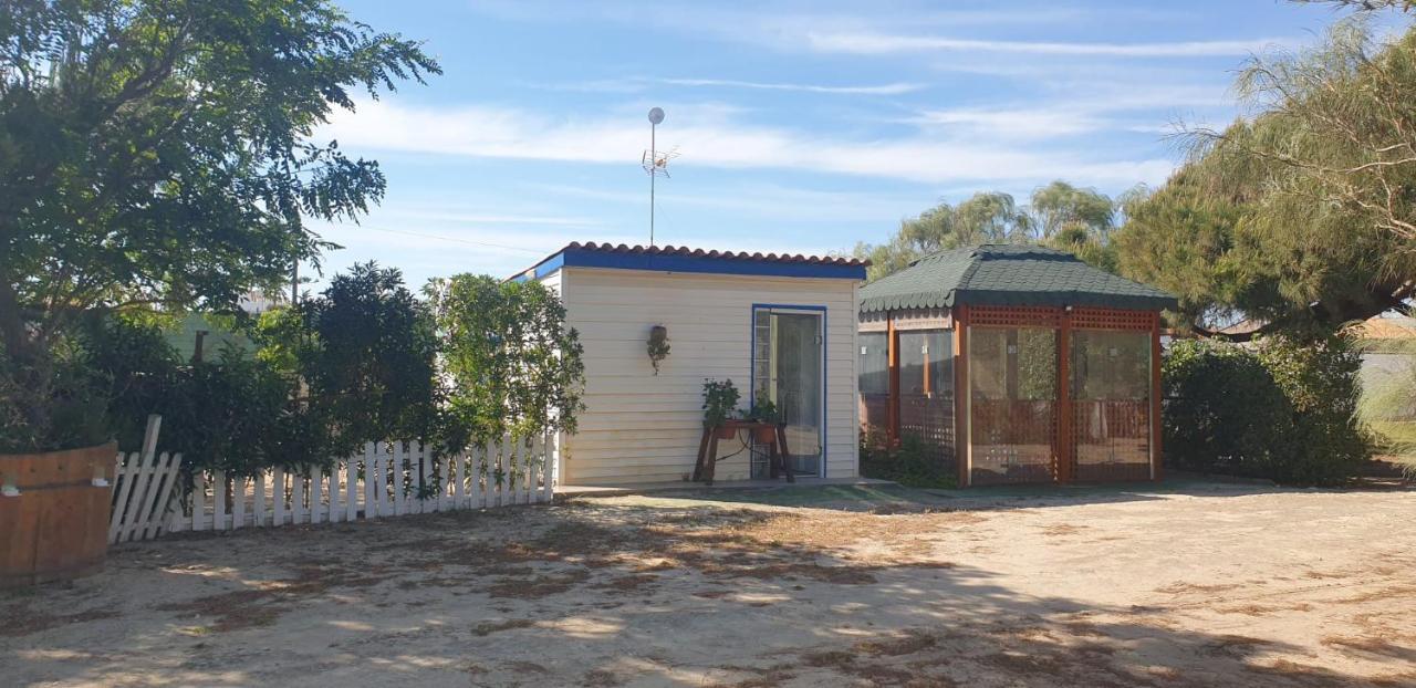 En Finca Las Dunas Dos Chalets Con Jacuzzis En Primera Linea De Playa , Uno De 4 Dormitorios Y Otro De 2 Dormitorios, Llama Al Seiscientos Veintisiete Cuatrocientos Diecisiete Trescientos Noventa Y Ocho Rota Ngoại thất bức ảnh