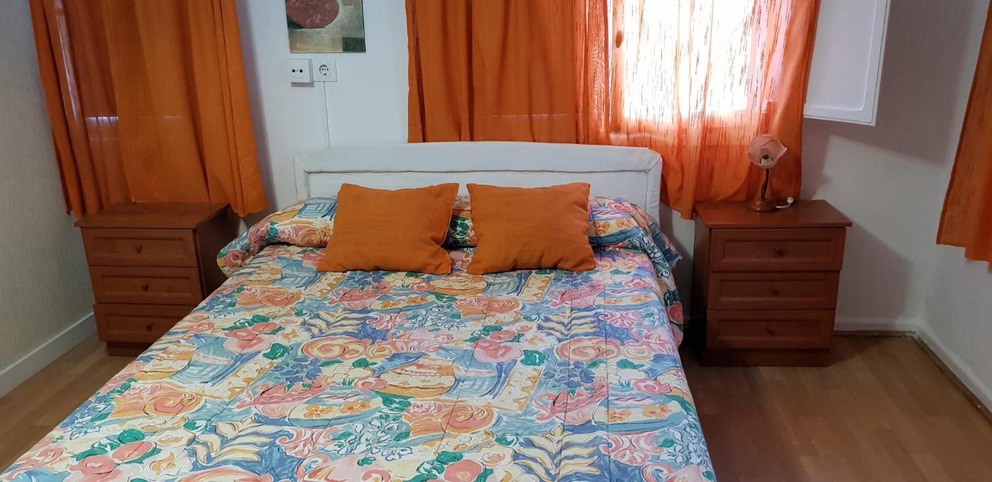 En Finca Las Dunas Dos Chalets Con Jacuzzis En Primera Linea De Playa , Uno De 4 Dormitorios Y Otro De 2 Dormitorios, Llama Al Seiscientos Veintisiete Cuatrocientos Diecisiete Trescientos Noventa Y Ocho Rota Ngoại thất bức ảnh