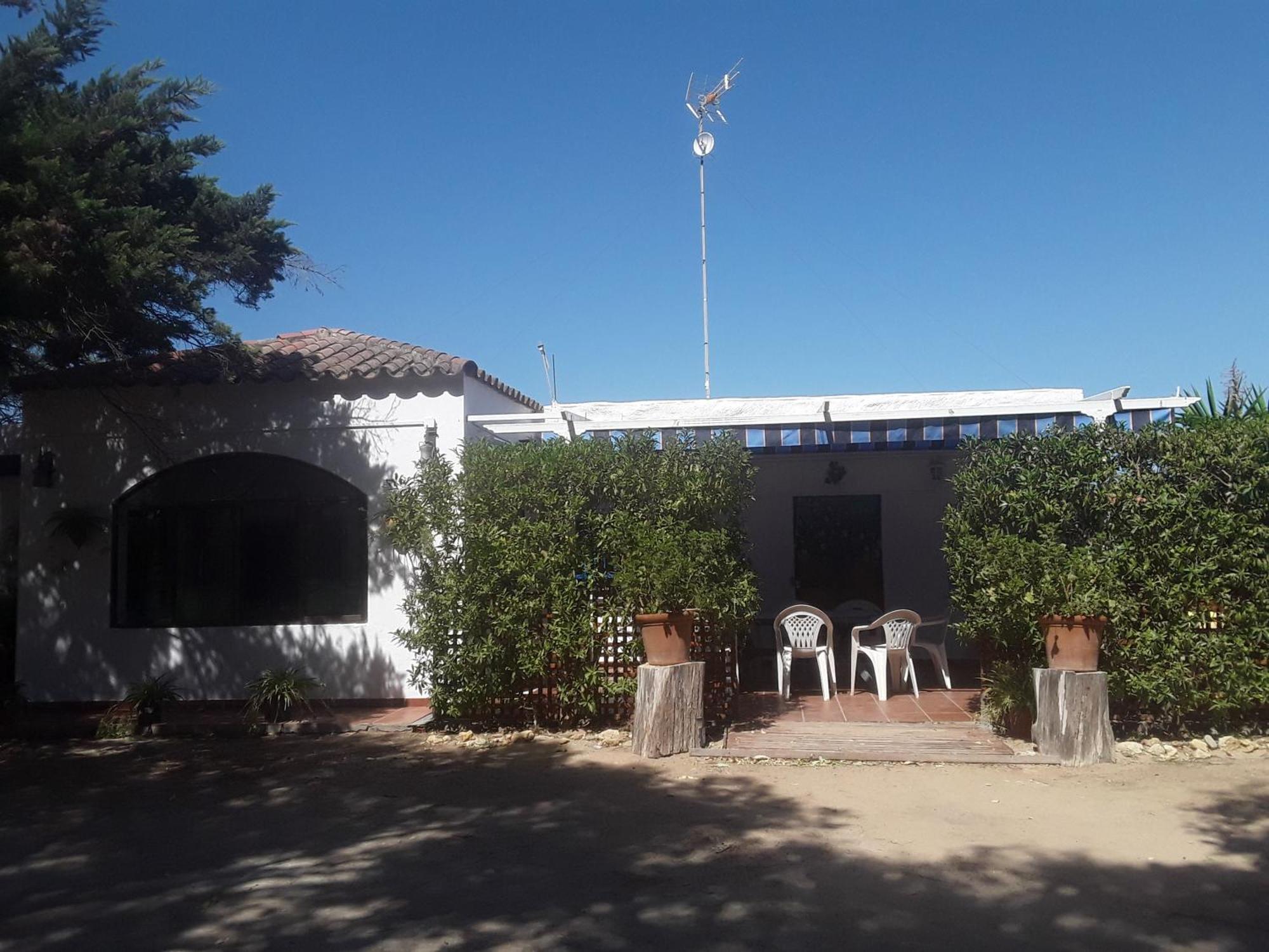 En Finca Las Dunas Dos Chalets Con Jacuzzis En Primera Linea De Playa , Uno De 4 Dormitorios Y Otro De 2 Dormitorios, Llama Al Seiscientos Veintisiete Cuatrocientos Diecisiete Trescientos Noventa Y Ocho Rota Ngoại thất bức ảnh