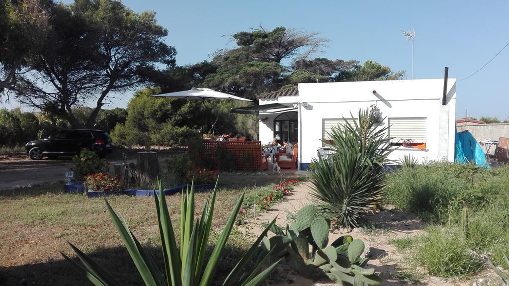En Finca Las Dunas Dos Chalets Con Jacuzzis En Primera Linea De Playa , Uno De 4 Dormitorios Y Otro De 2 Dormitorios, Llama Al Seiscientos Veintisiete Cuatrocientos Diecisiete Trescientos Noventa Y Ocho Rota Ngoại thất bức ảnh