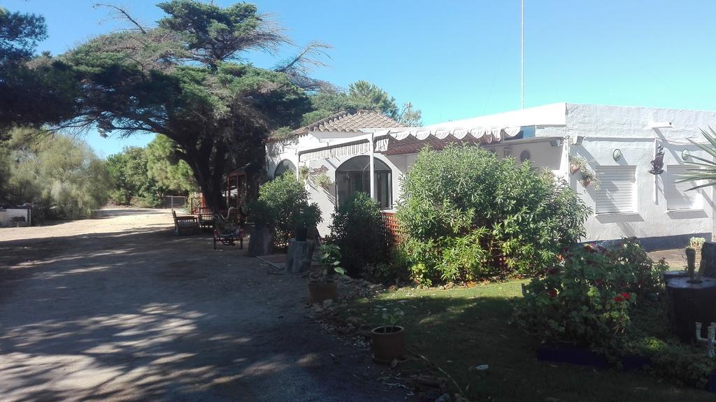 En Finca Las Dunas Dos Chalets Con Jacuzzis En Primera Linea De Playa , Uno De 4 Dormitorios Y Otro De 2 Dormitorios, Llama Al Seiscientos Veintisiete Cuatrocientos Diecisiete Trescientos Noventa Y Ocho Rota Ngoại thất bức ảnh