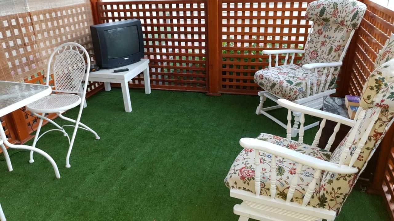 En Finca Las Dunas Dos Chalets Con Jacuzzis En Primera Linea De Playa , Uno De 4 Dormitorios Y Otro De 2 Dormitorios, Llama Al Seiscientos Veintisiete Cuatrocientos Diecisiete Trescientos Noventa Y Ocho Rota Ngoại thất bức ảnh
