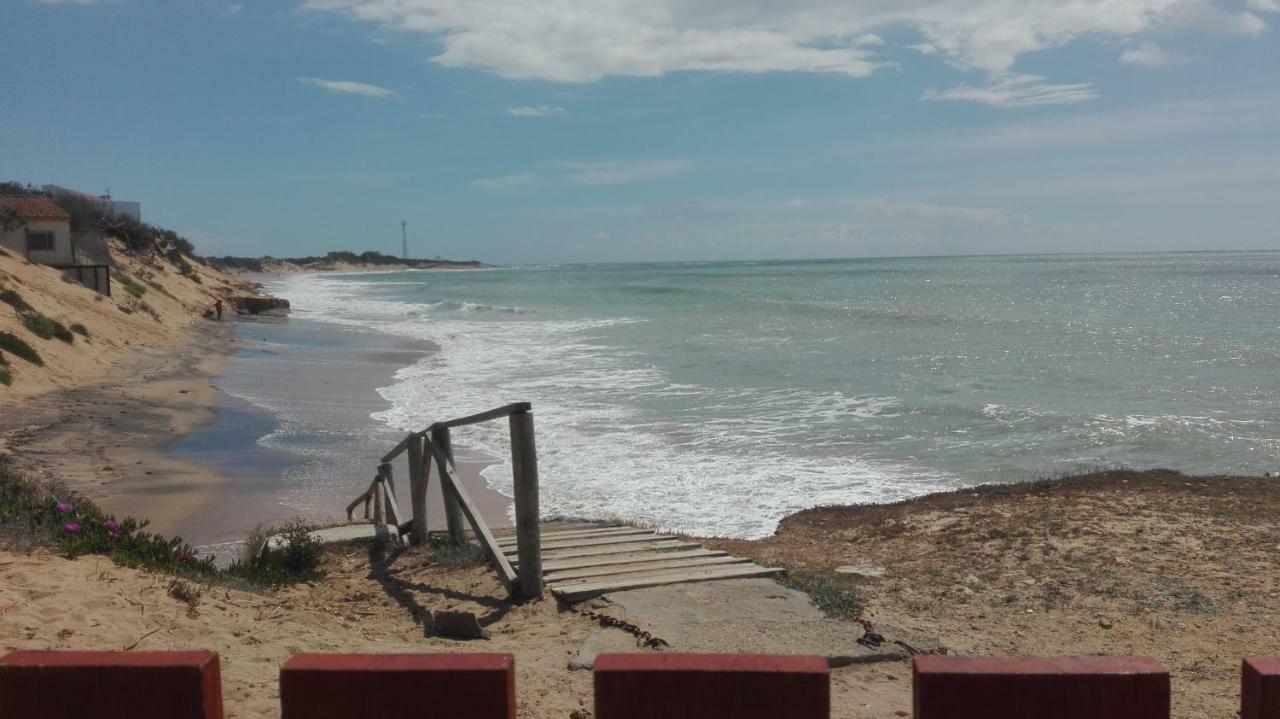 En Finca Las Dunas Dos Chalets Con Jacuzzis En Primera Linea De Playa , Uno De 4 Dormitorios Y Otro De 2 Dormitorios, Llama Al Seiscientos Veintisiete Cuatrocientos Diecisiete Trescientos Noventa Y Ocho Rota Ngoại thất bức ảnh