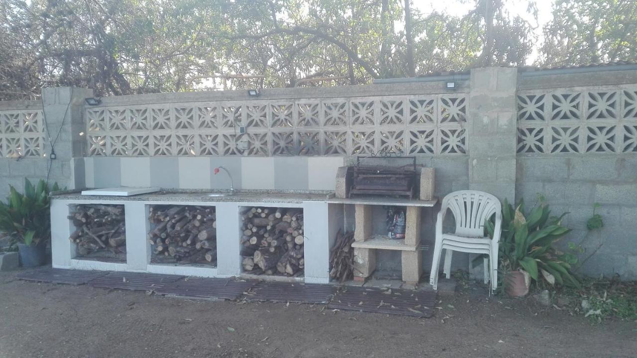 En Finca Las Dunas Dos Chalets Con Jacuzzis En Primera Linea De Playa , Uno De 4 Dormitorios Y Otro De 2 Dormitorios, Llama Al Seiscientos Veintisiete Cuatrocientos Diecisiete Trescientos Noventa Y Ocho Rota Ngoại thất bức ảnh